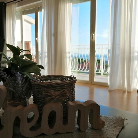 Apartment Near The Sea-Self Check-In Подстрана Экстерьер фото