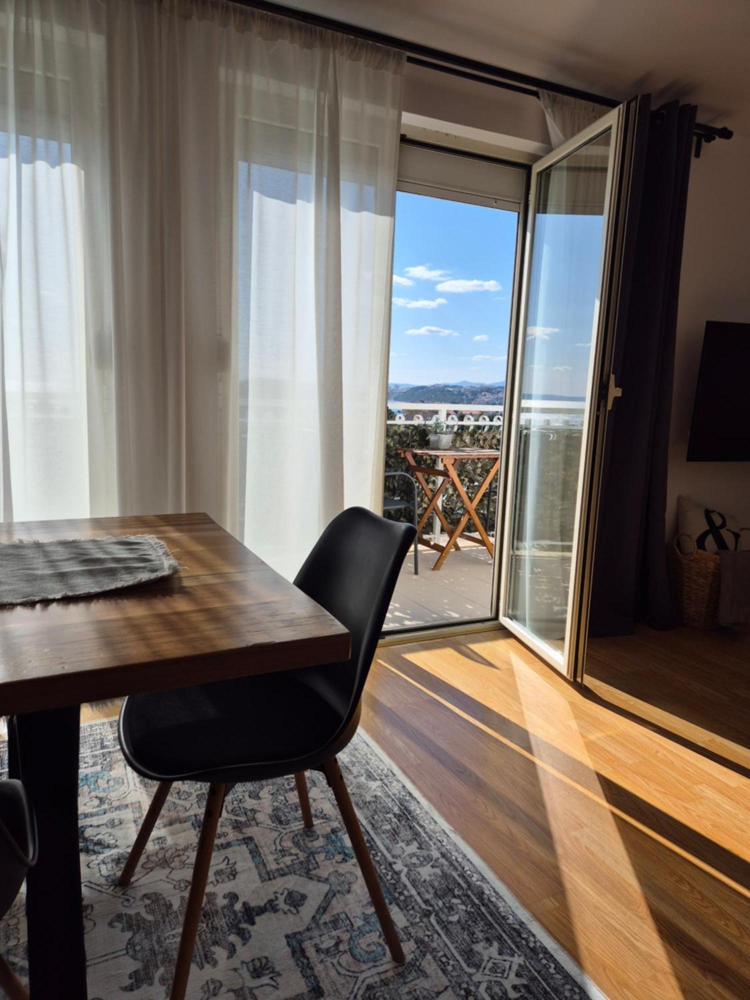 Apartment Near The Sea-Self Check-In Подстрана Экстерьер фото